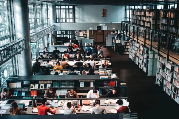 24x7 air-conditioned library with Wi-Fi at MedhaTrix